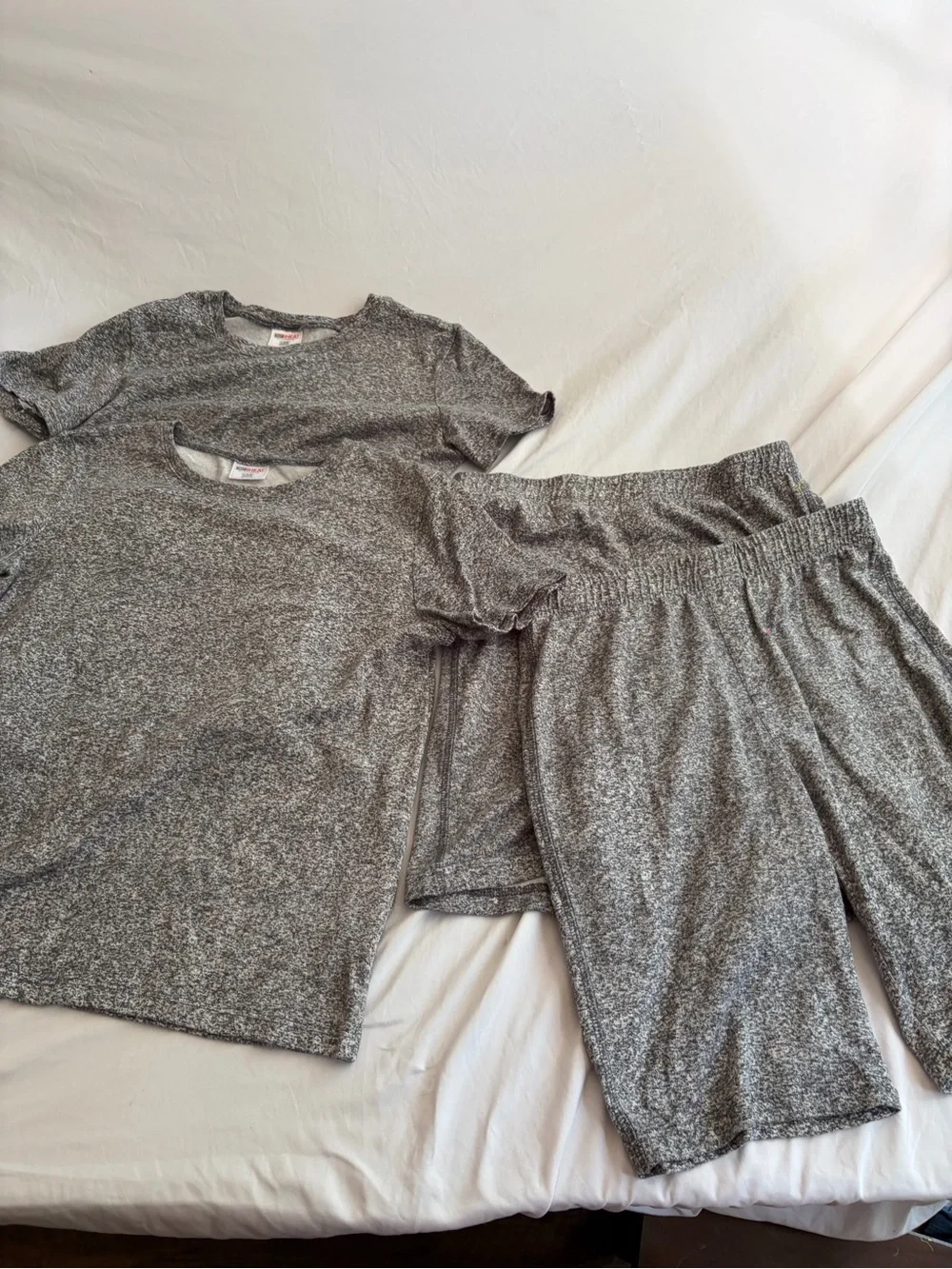 32 Degrees Kids Gray Heather Short Sleeve Pajama Set - Top & Shorts